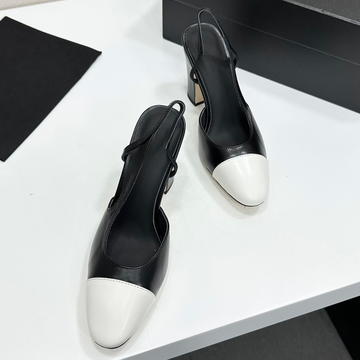 2026 Women's Two-Tone Slingbac – обзор и цена Casual Sandal Leather